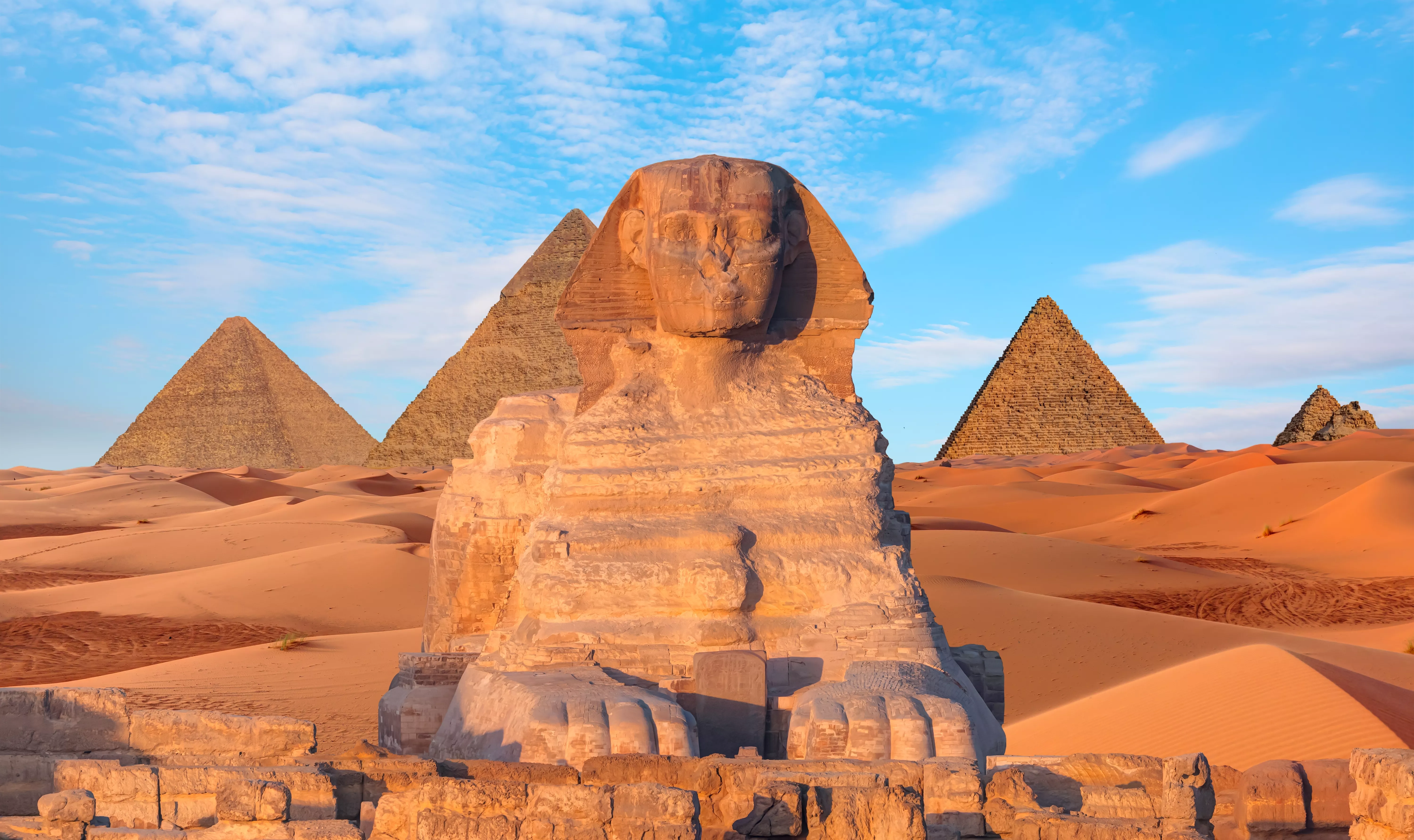 travel guide image
